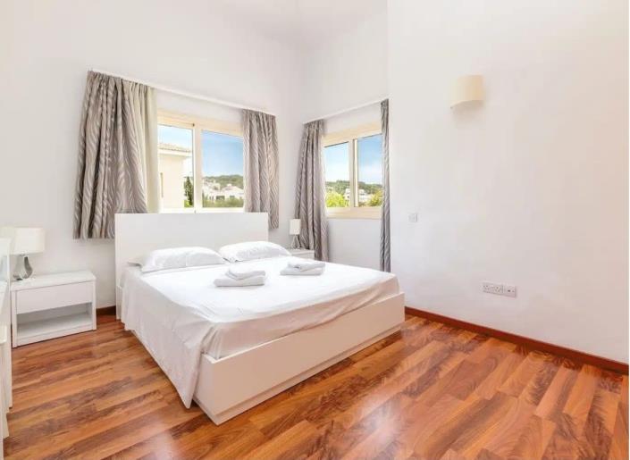 Image No.8-3 Bed Villa for sale