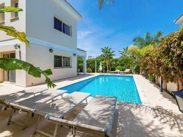 Image No.2-3 Bed Villa for sale