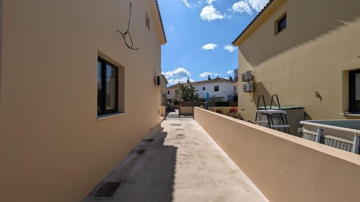 Image No.8-Maison de ville de 4 chambres à vendre à Meneou