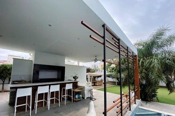 Image No.19-3 Bed Villa for sale