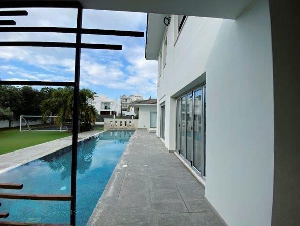 Image No.1-3 Bed Villa for sale