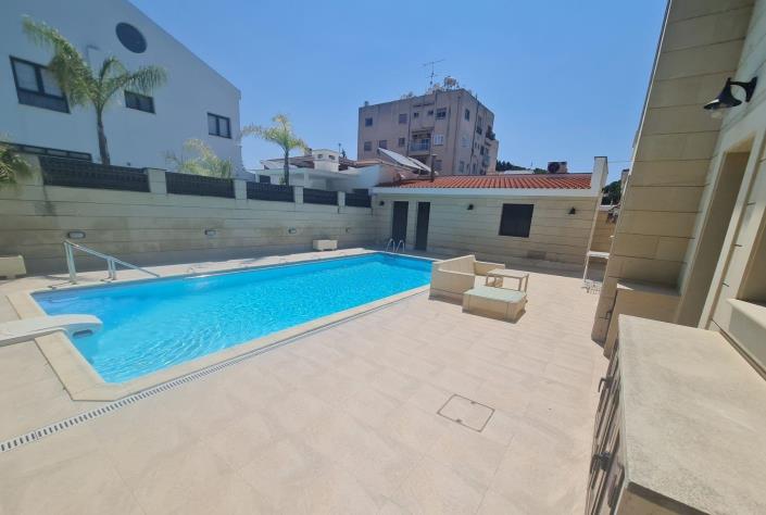 Image No.3-5 Bed Villa for sale