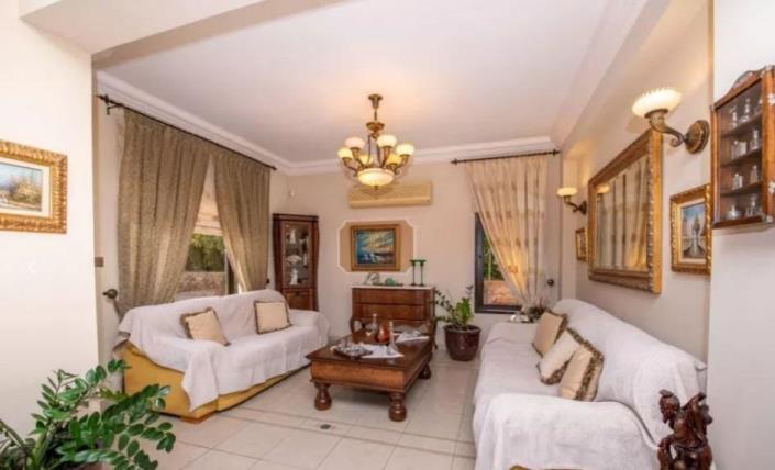 Image No.3-Villa de 5 chambres à vendre à Larnaca