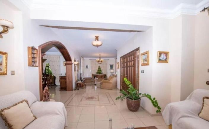 Image No.5-Villa de 5 chambres à vendre à Larnaca