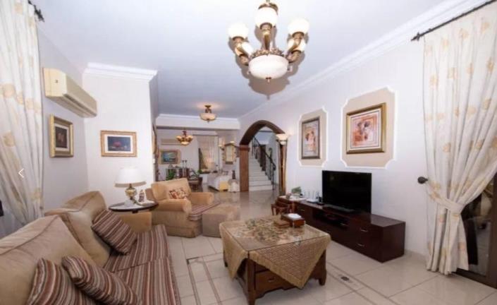 Image No.7-Villa de 5 chambres à vendre à Larnaca