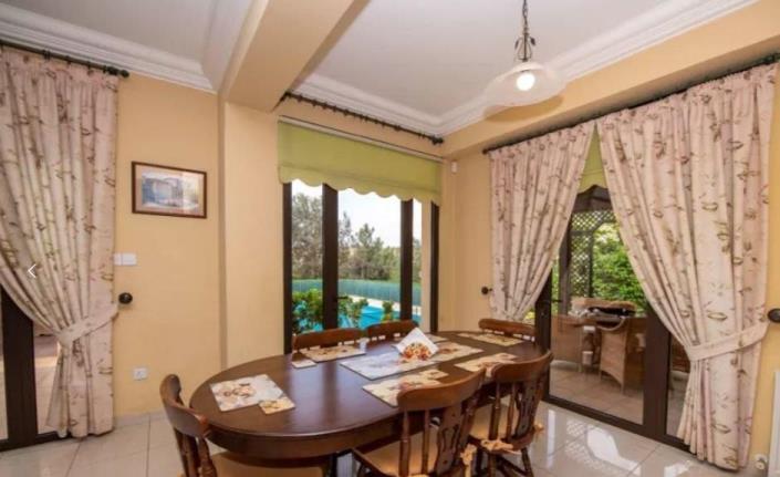 Image No.12-Villa de 5 chambres à vendre à Larnaca