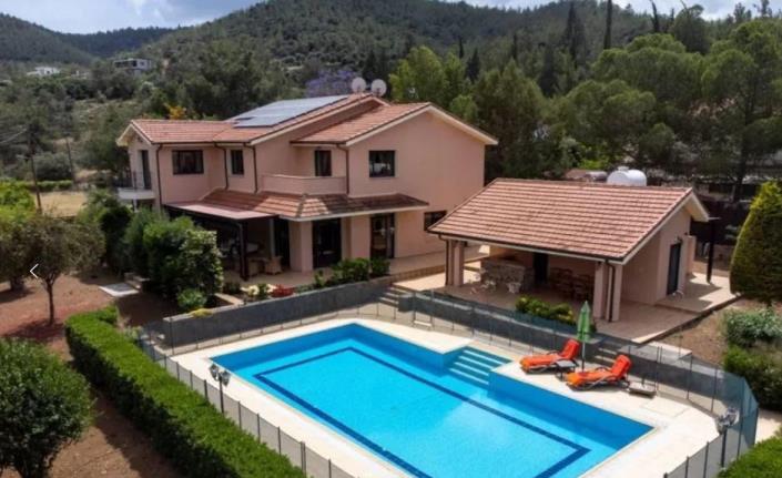 Image No.1-5 Bed Villa for sale