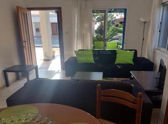 Image No.4-Villa de 2 chambres à vendre à Pervolia