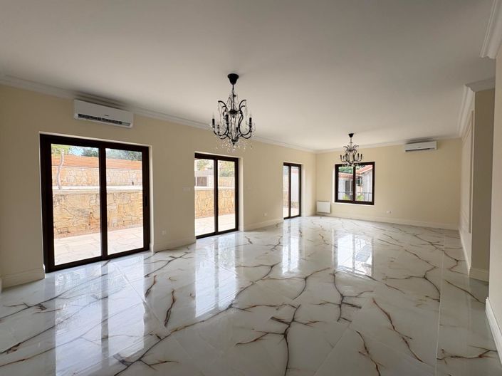 Image No.7-4 Bed Villa for sale