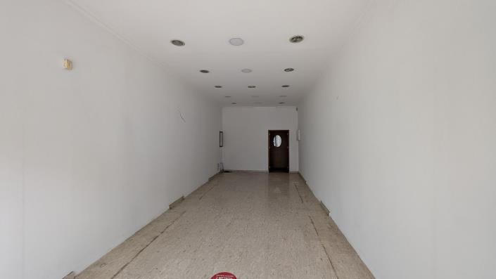 Image No.5-Commercial à vendre à Larnaca