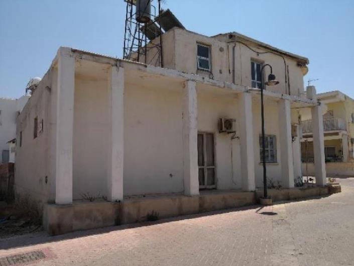 Image No.3-Commercial de 3 chambres à vendre à Deryneia