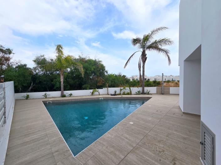 Image No.2-5 Bed Villa for sale