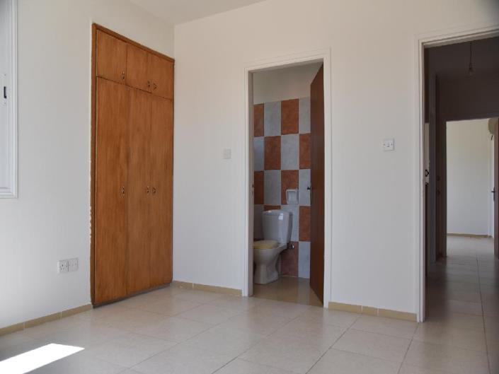 Image No.8-3 Bed Apartment for sale