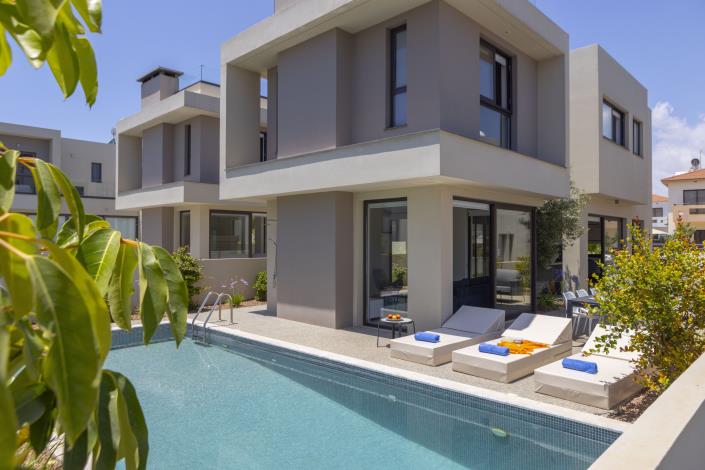 Image No.1-3 Bed Villa for sale