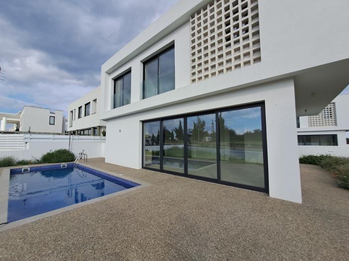 Image No.2-3 Bed Villa for sale