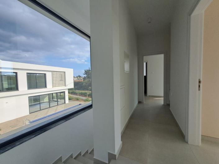 Image No.12-3 Bed Villa for sale