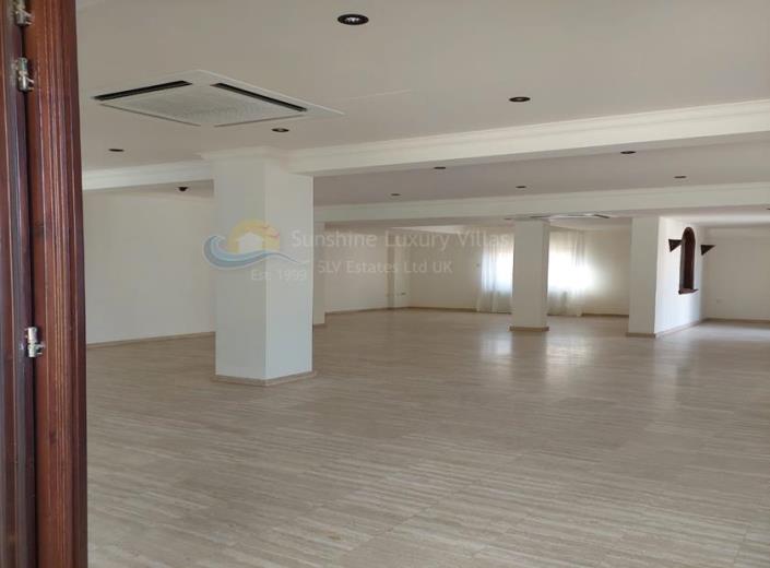 Image No.6-8 Bed Villa for sale