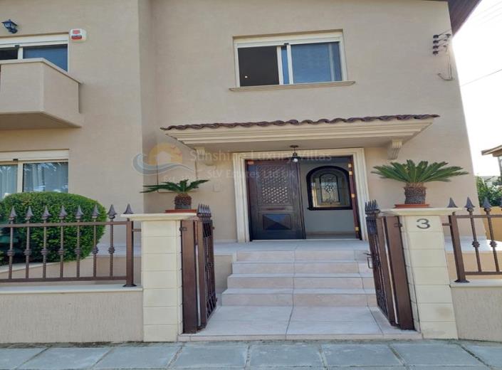 Image No.10-8 Bed Villa for sale