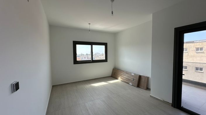 Image No.11-3 Bed Apartment for sale
