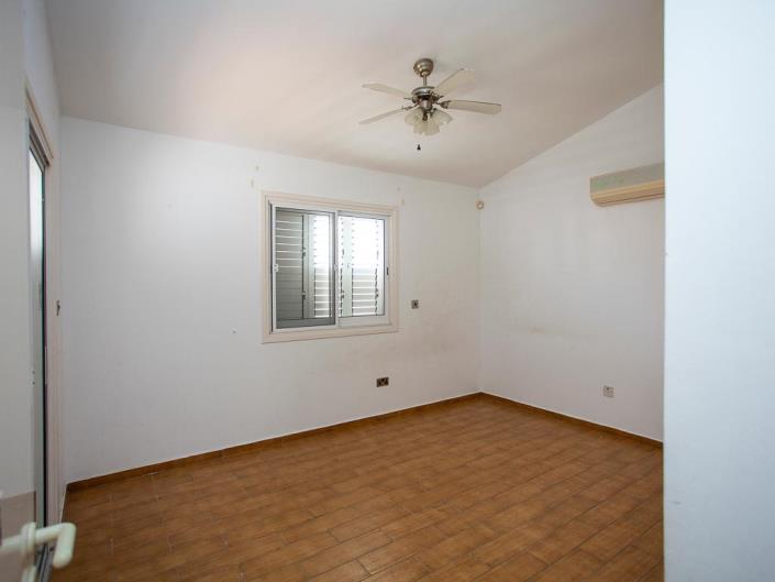 Image No.14-2 Bed Villa for sale