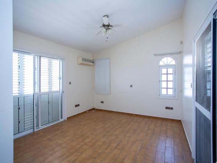 Image No.18-2 Bed Villa for sale