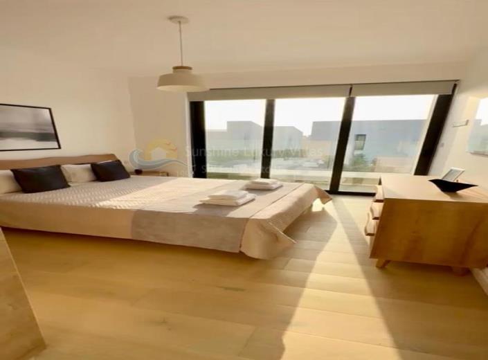 Image No.10-3 Bed Villa for sale