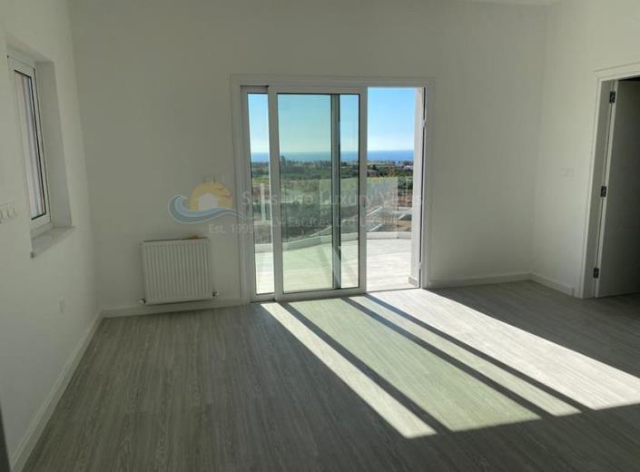 Image No.15-4 Bed Apartment for sale