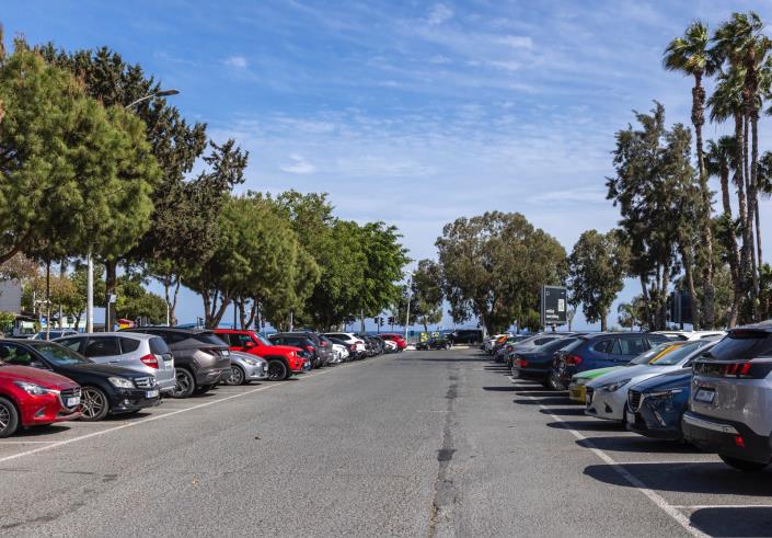 Image No.20-4 Bed Commercial for sale