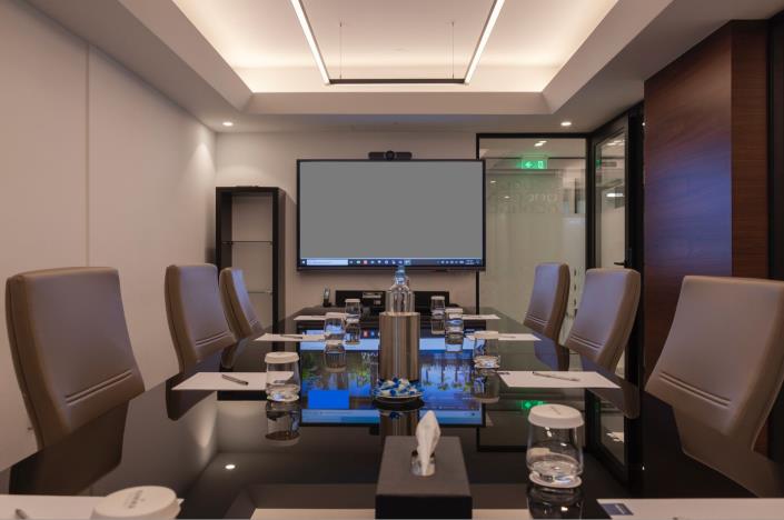 Image No.8-4 Bed Commercial for sale