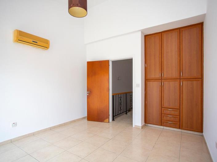 Image No.14-2 Bed Townhouse for sale