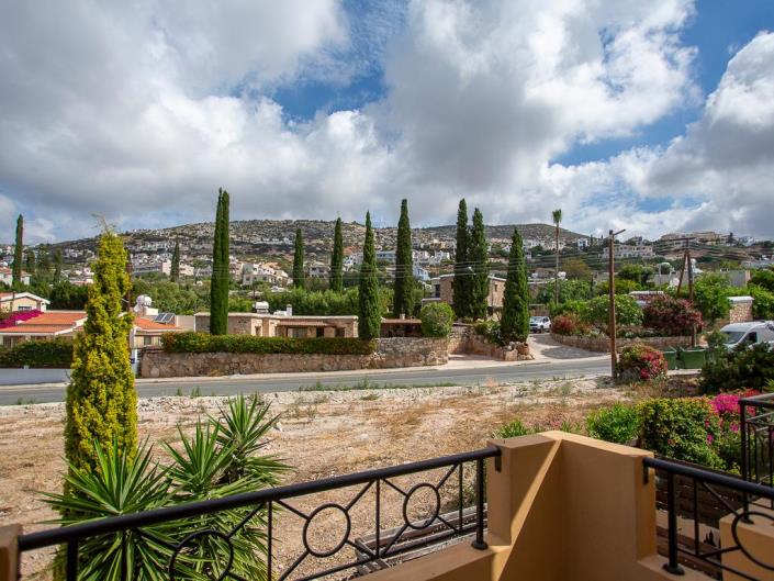 Image No.20-2 Bed Townhouse for sale