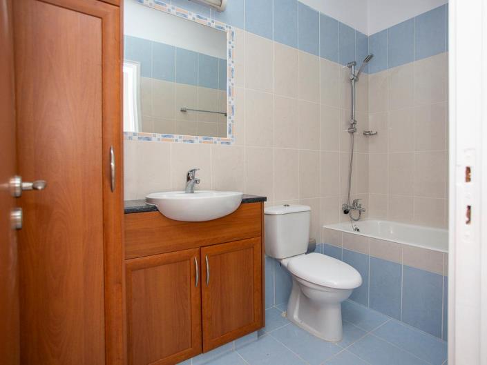 Image No.18-2 Bed Townhouse for sale