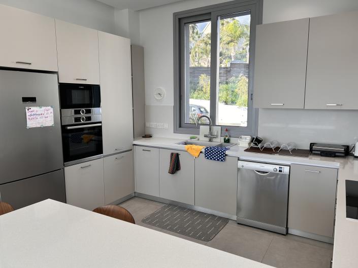 Image No.12-7 Bed Villa for sale