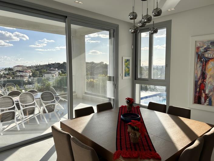 Image No.9-7 Bed Villa for sale