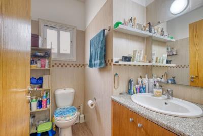 Family-Bathroom--2-