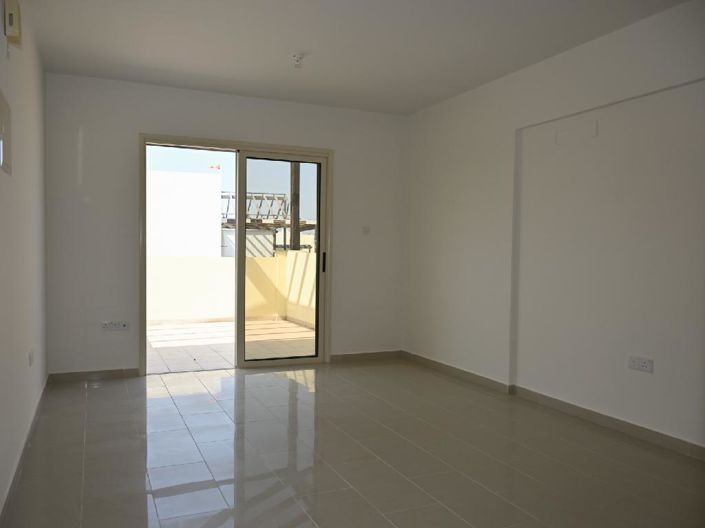 Image No.1-Studio à vendre à Larnaca