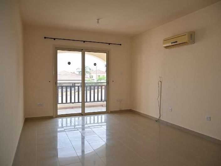 Image No.1-Studio à vendre à Larnaca