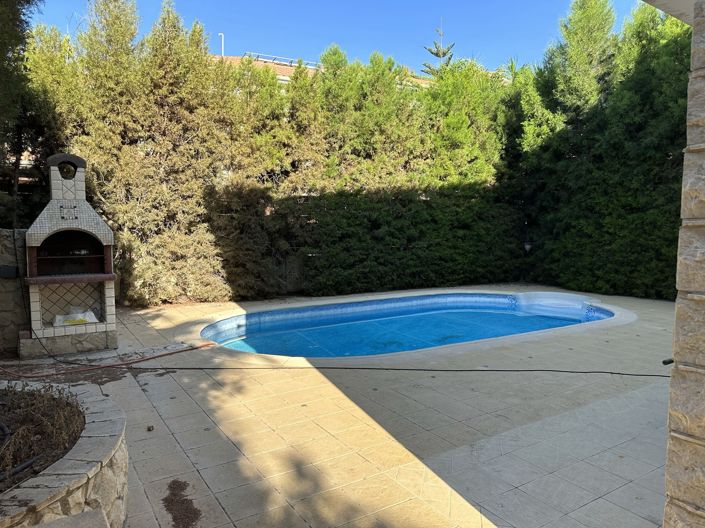 Image No.1-3 Bed Villa for sale