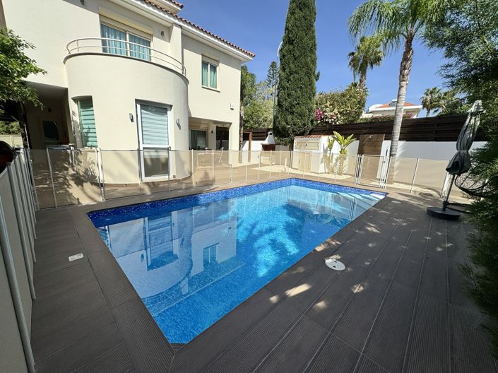 Image No.1-5 Bed Villa for sale