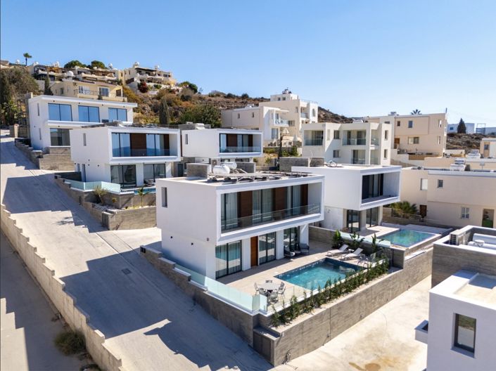 Image No.1-3 Bed Villa for sale