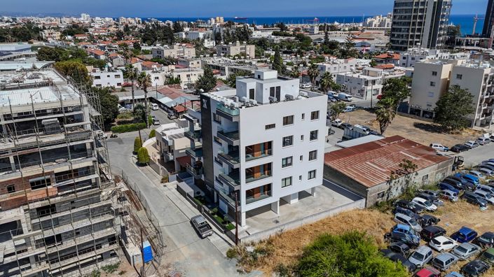 Image No.13-3 Bed Property for sale