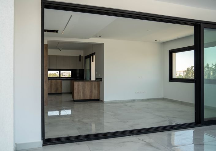 Image No.3-3 Bed Property for sale