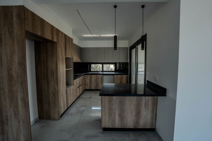 Image No.6-3 Bed Property for sale