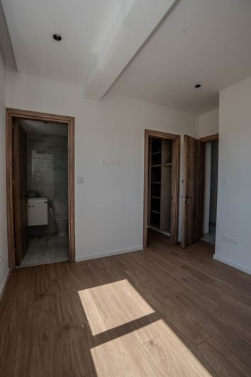 Image No.7-3 Bed Property for sale