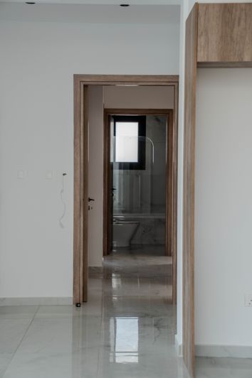 Image No.8-3 Bed Property for sale