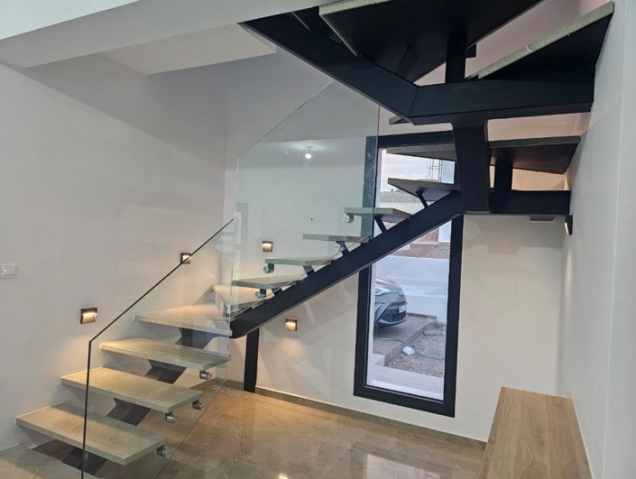 Image No.10-3 Bed Villa for sale