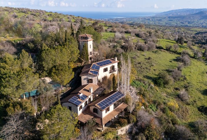 Image No.1-Propriété de 7 chambres à vendre à Paphos