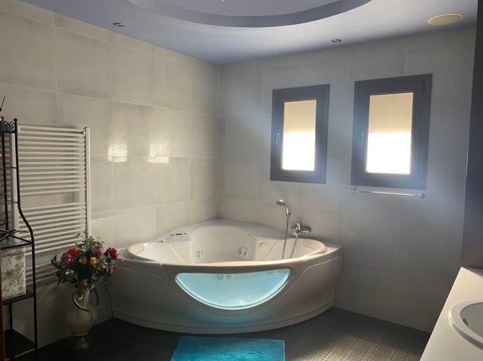 Image No.14-4 Bed Villa for sale