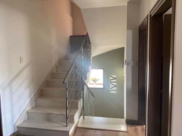 Image No.23-Villa de 4 chambres à vendre à Palodeia