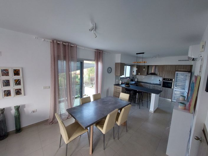 Image No.3-4 Bed Villa for sale